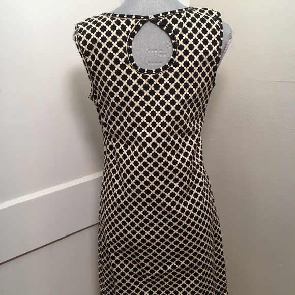 Chelsea and violet beaded keyhole back dress - Picture 4 of 5